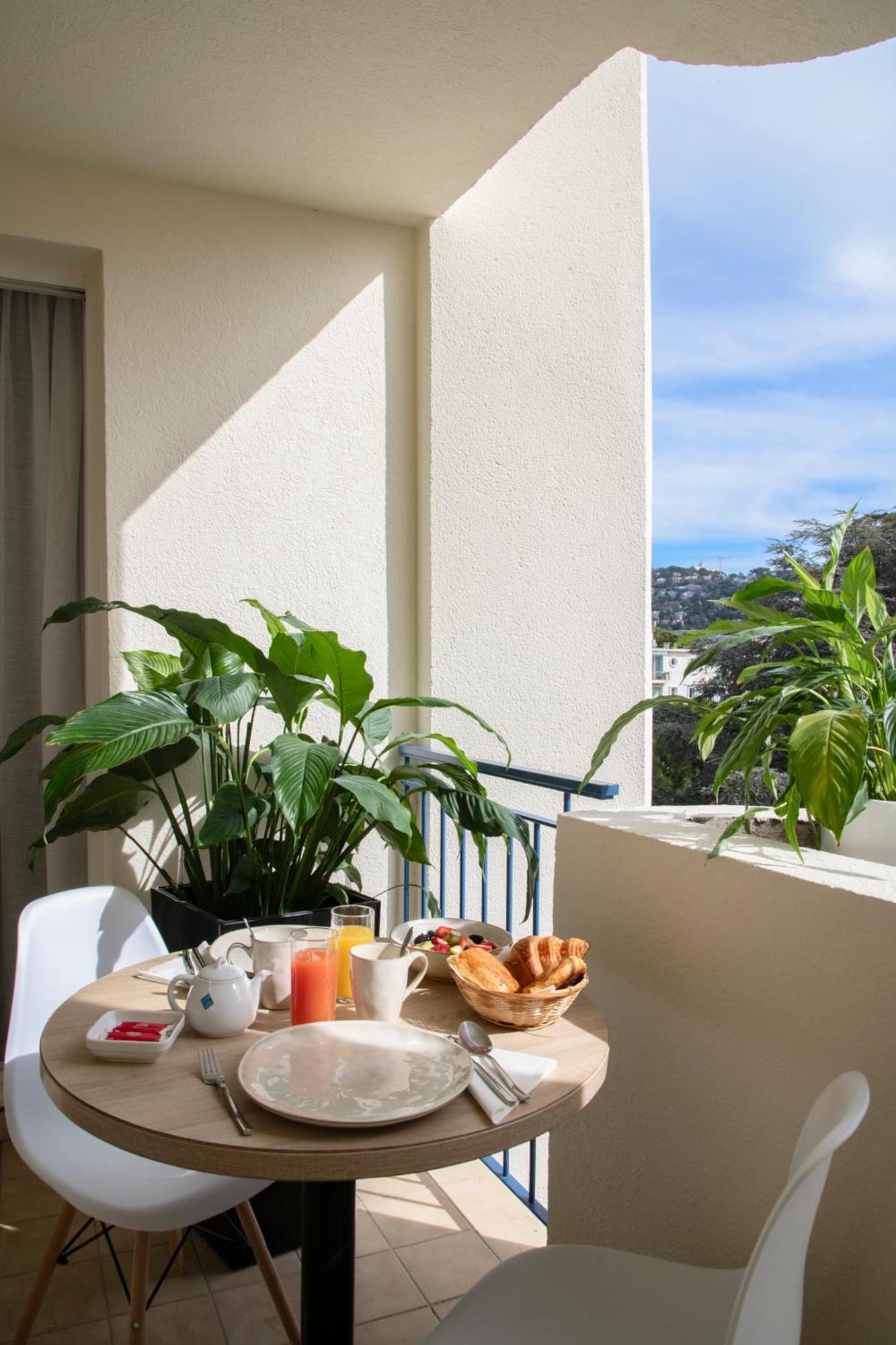Hotel Amarante Канны Экстерьер фото