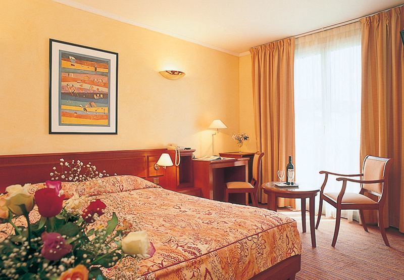 Hotel Amarante Канны Номер фото