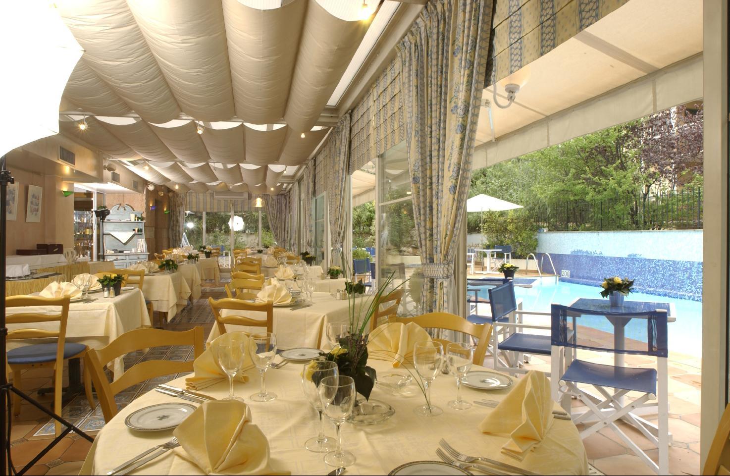 Hotel Amarante Канны Ресторан фото